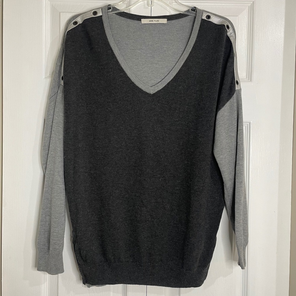 AMS PURE Two Tone V Neck Sweater Metallic‎ Shoulder Detail Women's Size M